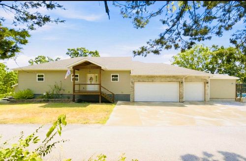 2 Golden Cir, Kimberling City, MO, 65686-9552 | Card Image