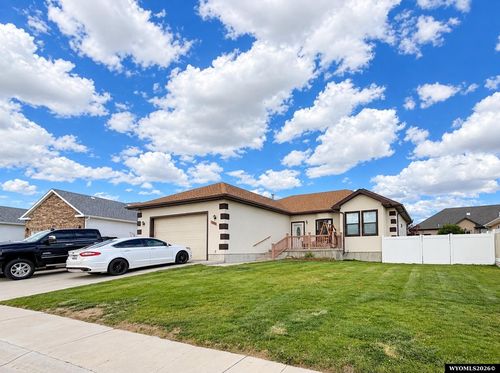 2607 Popo Agie Dr, Rock Springs, WY, 82901-7817 | Card Image
