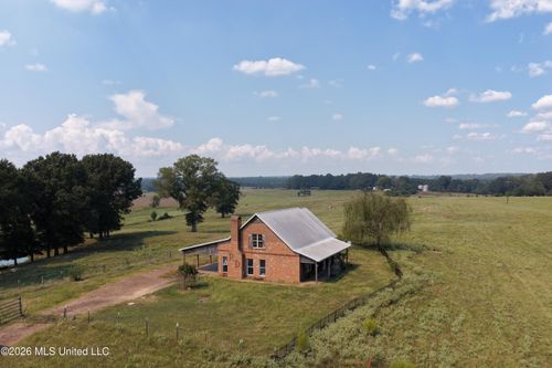 367 Dandridge Dr, Senatobia, MS, 38668-6965 | Card Image