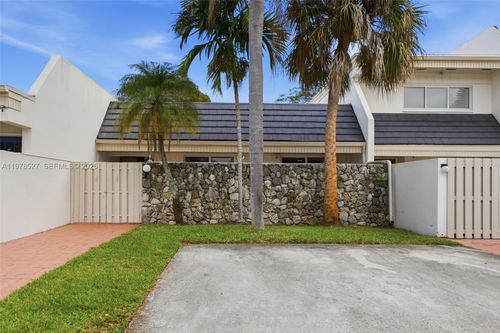 8105 Sw 81st Ct, Miami, FL, 33143-6606 | Card Image