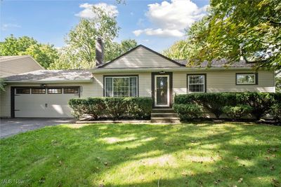 6856 Fry Road, House other with 3 bedrooms, 1 bathrooms and null parking in Middleburg Heights OH | Image 3