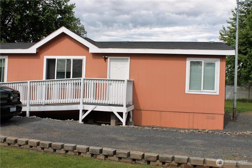 153 Quincy Pl Nw, Soap Lake, WA, 98851-9612 | Card Image