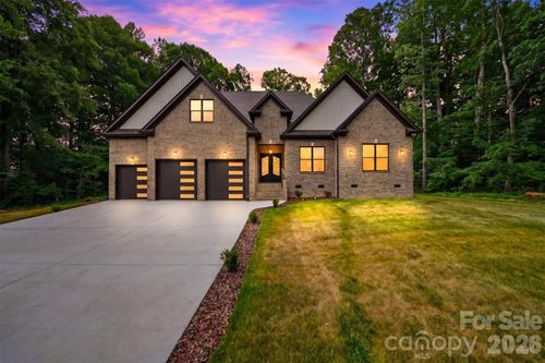 3802 Lyle Creek Ave Ne, Conover, NC, 28613-9412 | Card Image