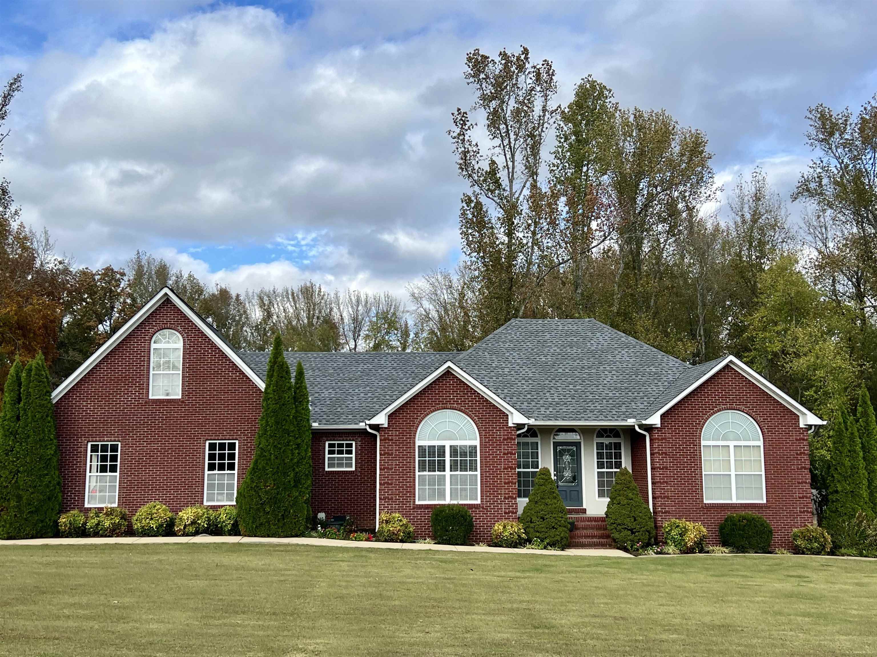 Twelve Oaks Dr, Adamsville, TN 38310
