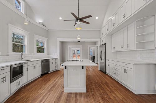 202 Lansdowne Ave, Decatur, GA, 30030-2828 | Card Image