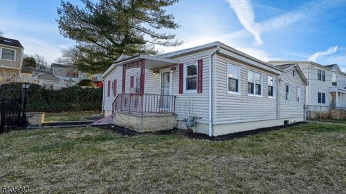 9 Scalza Ln, Lincoln Park, NJ, 07035-2019 | Card Image