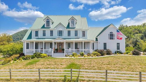 544 Pico Rd, Buchanan, VA, 24066-5489 | Card Image