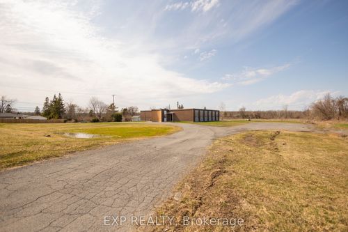 581 Cheryl St, South Stormont, ON, K6K1N5 | Card Image