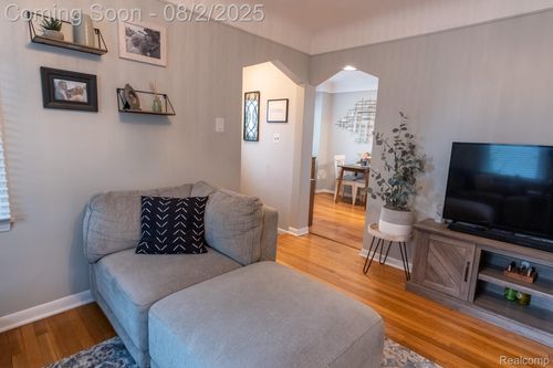1642 Princeton Rd, Berkley, MI, 48072-3075 | Card Image