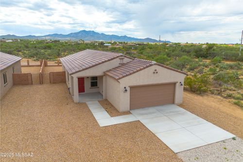 3152 E Andrada Rd, Vail, AZ, 85641-9761 | Card Image