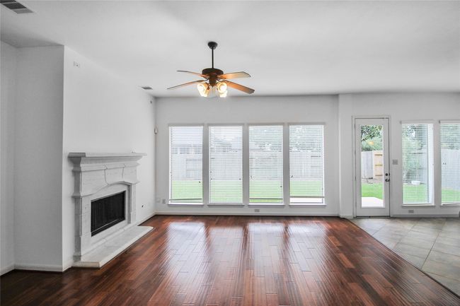 13204 Quiet Lake Ln, House other with 5 bedrooms, 4 bathrooms and 2 parking in Pearland TX | Image 4