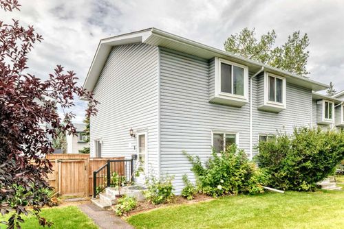 11-4810 40 Ave Sw, Calgary, AB, T3E1E5 | Card Image