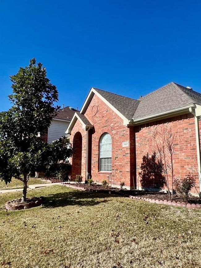 1527 Sugar Bush Trail, For Rent in Allen Zoocasa