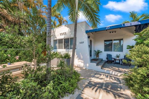 1337 Sw 15th St, Miami, FL, 33145-1615 | Card Image