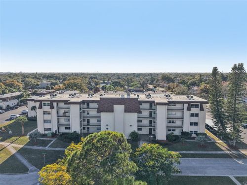 309-209 Ne Lincoln Circle N, ST PETERSBURG, FL, 33702 | Card Image
