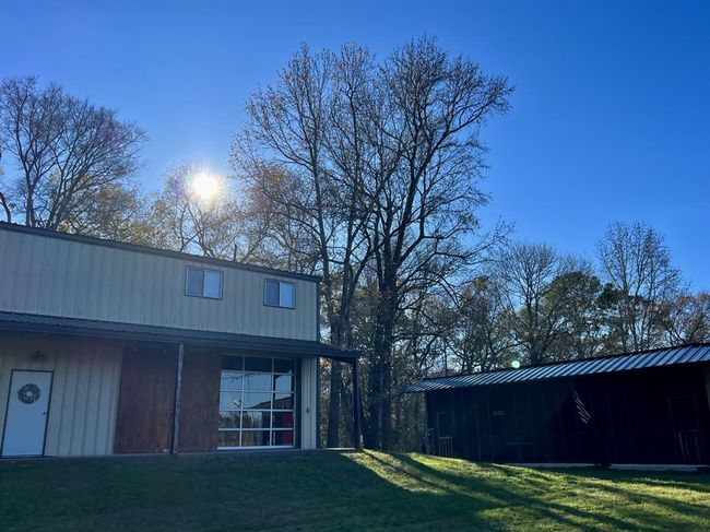2290 Interstate 45 S, Home with 3 bedrooms, 2 bathrooms and 2 parking in New Waverly TX | Image 10