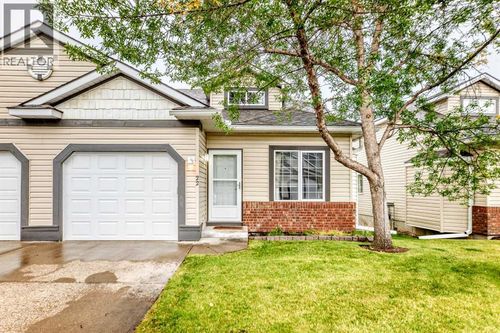 22 Somervale Pt Sw, Calgary, AB, T2Y3K4 | Card Image