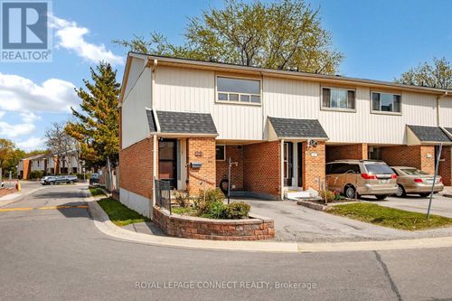 29-2451 Bridletowne Cir, Scarborough, ON, M1W2Y4 | Card Image