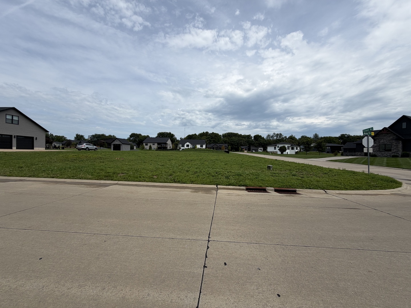 Land in Riverdale 5