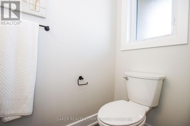 587 Regent St, Townhouse with 3 bedrooms, 3 bathrooms and 3 parking in Mount Brydges ON | Image 5