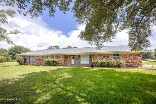 10001 Echo Glen Dr, Moss Point, MS, 39562-7890 | Card Image