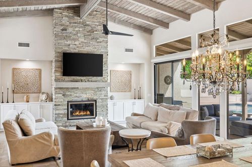 75315 Montecito Dr, Indian Wells, CA, 92210-8358 | Card Image