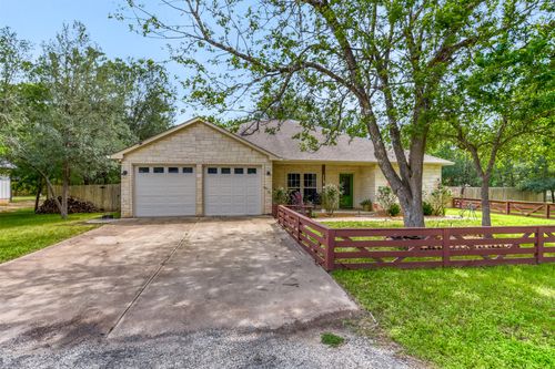 115 Mokulua Ln, Bastrop, TX, 78602-6030 | Card Image