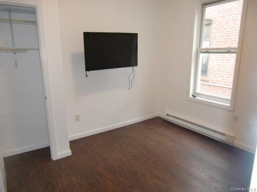 1762 Crosby Ave, Bronx, NY, 10461-4902 | Card Image