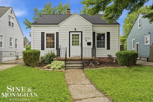 15743 Ash Ave, Eastpointe, MI, 48021-2375 | Card Image