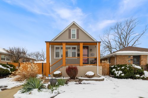 608 Morris Ave, Bellwood, IL, 60104-1849 | Card Image