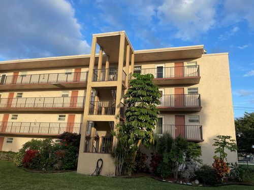 apt-211-225 Bonnie Blvd, Palm Springs, FL, 33461-1328 | Card Image