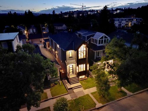 727 15 St Nw, Calgary, AB, T2N2B3 | Card Image