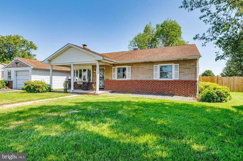 5811 Larsen St, GLEN BURNIE, MD, 21061-1405 | Card Image