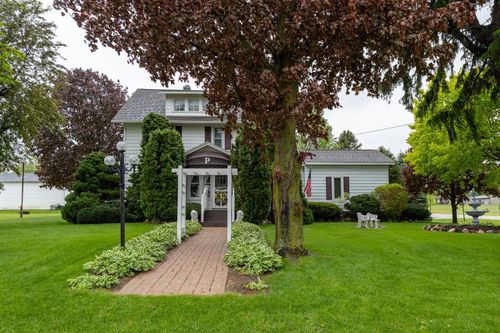 402 E Main St, Racine, MN, 55967-8800 | Card Image