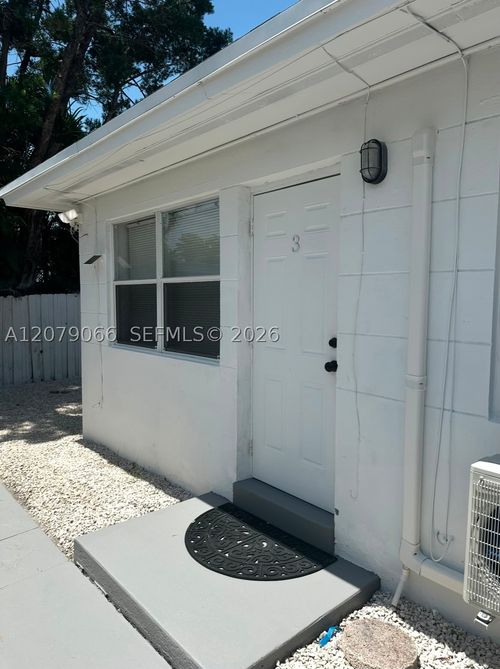 3-2024 Ne 26th St, Wilton Manors, FL, 33305-1542 | Card Image