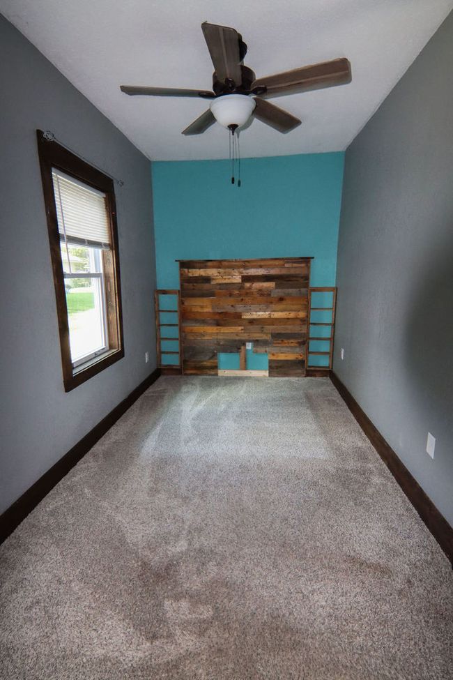 307 S Douglas St, House other with 3 bedrooms, 1 bathrooms and 4 parking in Villa Grove IL | Image 14