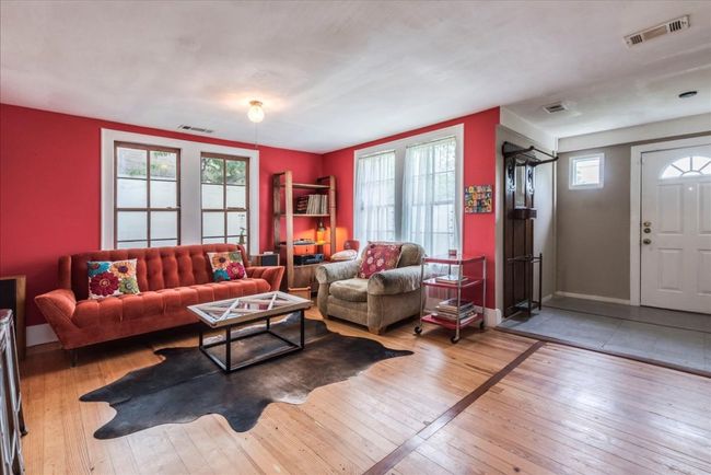 1713 S 5 Th St, House other with 2 bedrooms, 1 bathrooms and 2 parking in Austin TX | Image 6