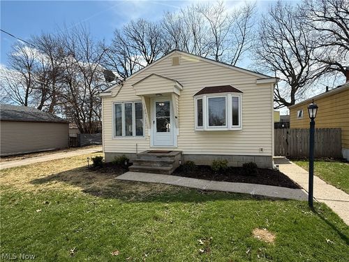 17201 Martha Rd, Cleveland, OH, 44135-4137 | Card Image