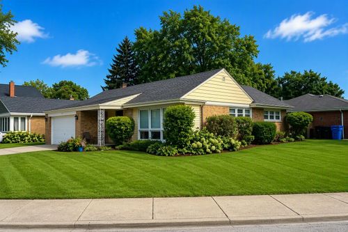 6185 Keating Ave, Chicago, IL, 60646-4903 | Card Image