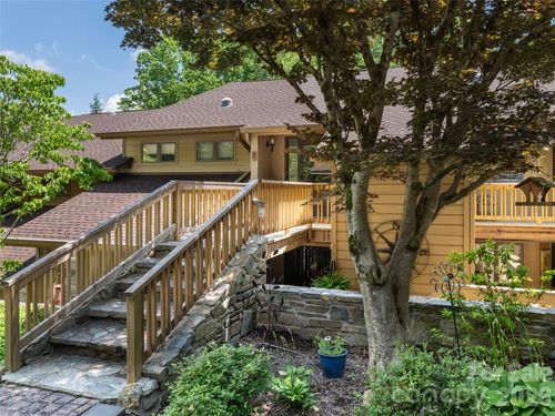 112 Live Oak Ln, Hendersonville, NC, 28791-2956 | Card Image
