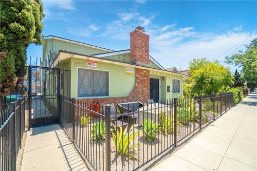 834 Walnut, Long Beach, CA, 90813 | Card Image