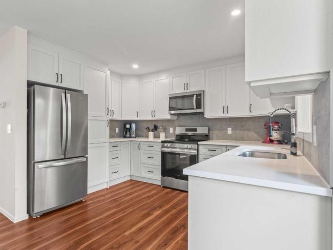 683 Strathcona Dr Sw, House other with 4 bedrooms, 3 bathrooms and 4 parking in Calgary AB | Image 10
