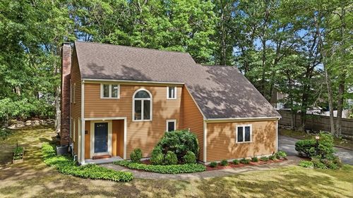 65 Bennett St, Hudson, MA, 01749-1752 | Card Image