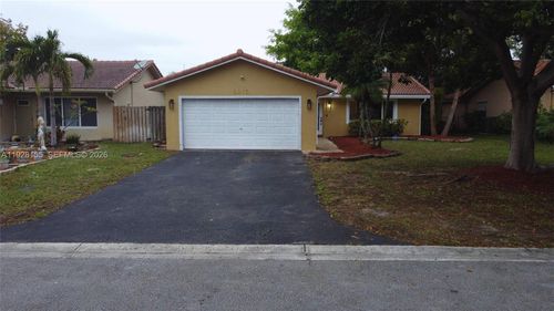 8915 Nw 26th Ct, Coral Springs, FL, 33065-5607 | Card Image