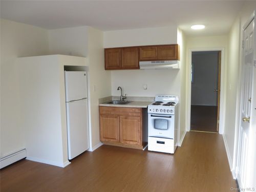 upper-right-side-475 Main Street, Huntington, NY, 11768 | Card Image