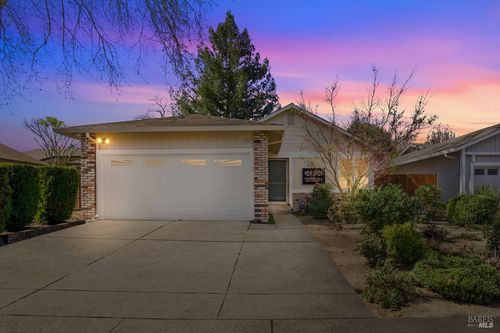 2505 Copperfield Dr, Santa Rosa, CA, 95401-4917 | Card Image