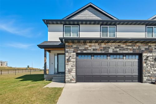 a-1310 Creekside Dr, Tiffin, IA, 52340-8038 | Card Image