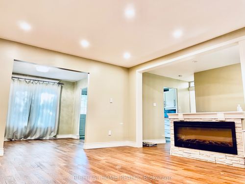 6 Beechcroft Cir, Barrie, ON, L4M4Y4 | Card Image