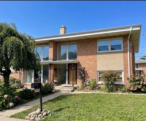 6745 N Lawndale Ave, Lincolnwood, IL, 60712-3711 | Card Image