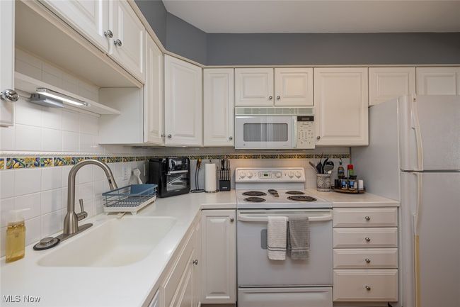 APT-1609 - 12520 Edgewater Dr, Condo with 1 bedrooms, 1 bathrooms and null parking in Lakewood OH | Image 13